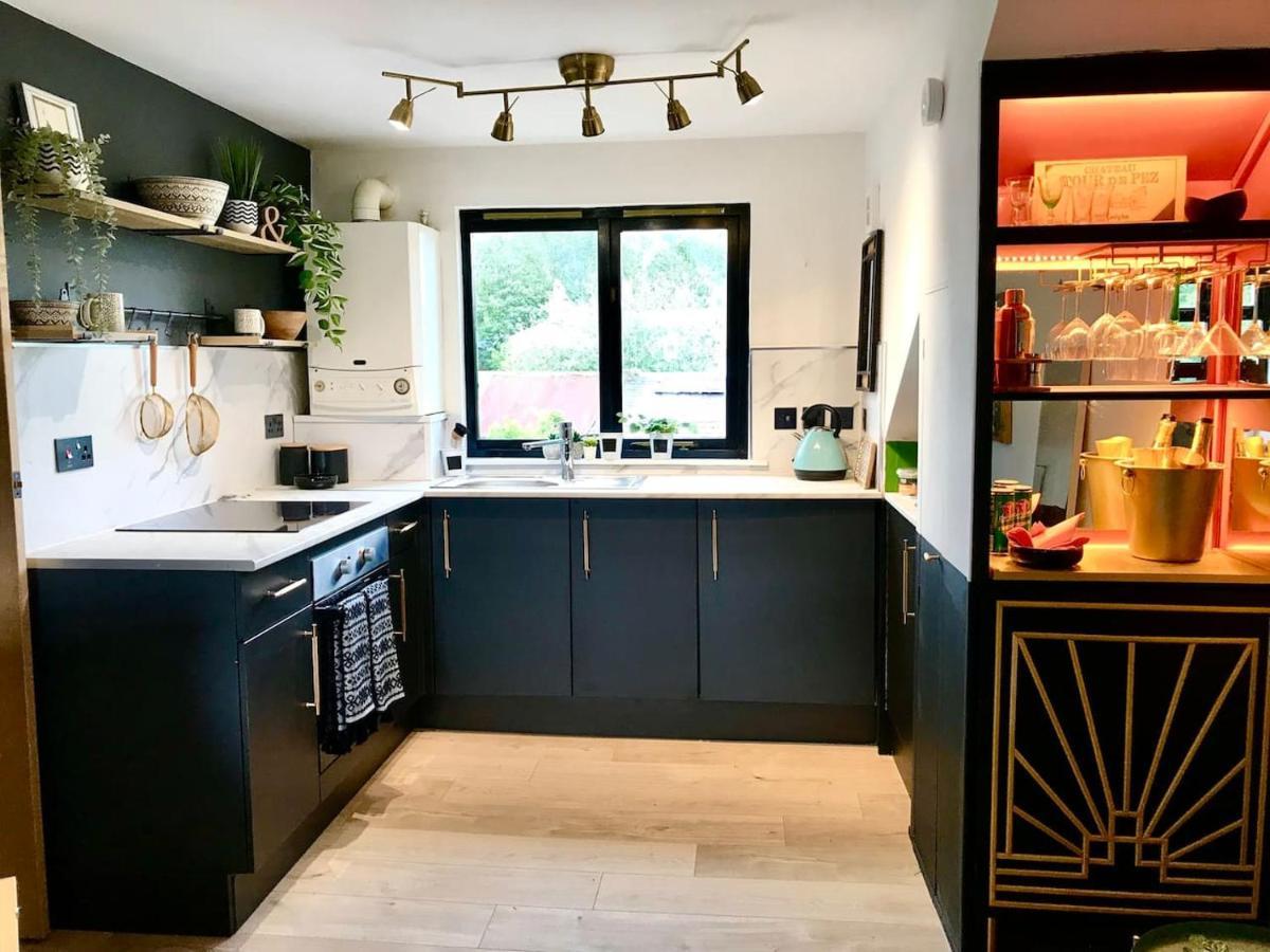 The Morningside Apartment Charming Stylish Apartment In The Centre Of Innerleithen Bagian luar foto