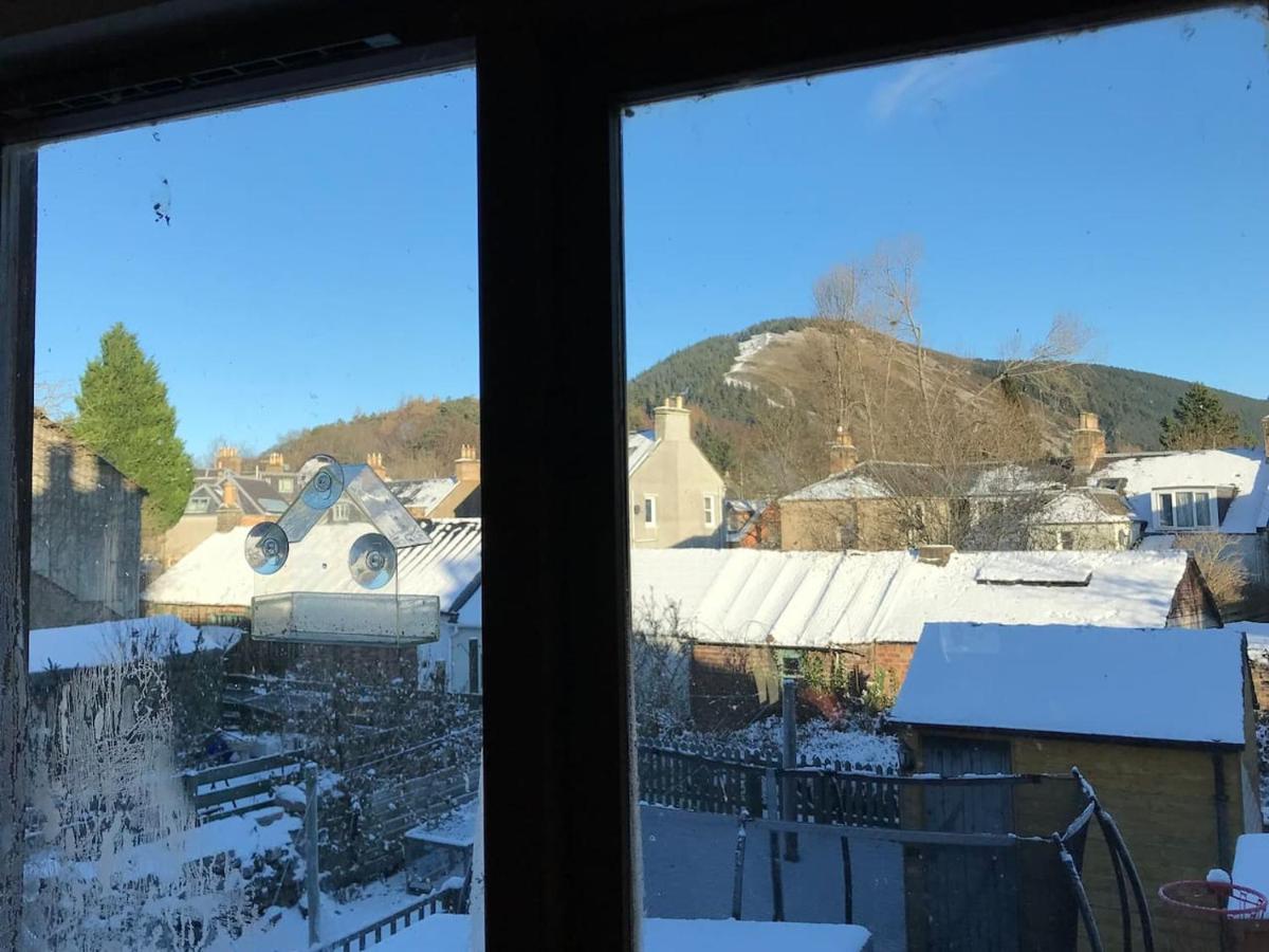 The Morningside Apartment Charming Stylish Apartment In The Centre Of Innerleithen Bagian luar foto