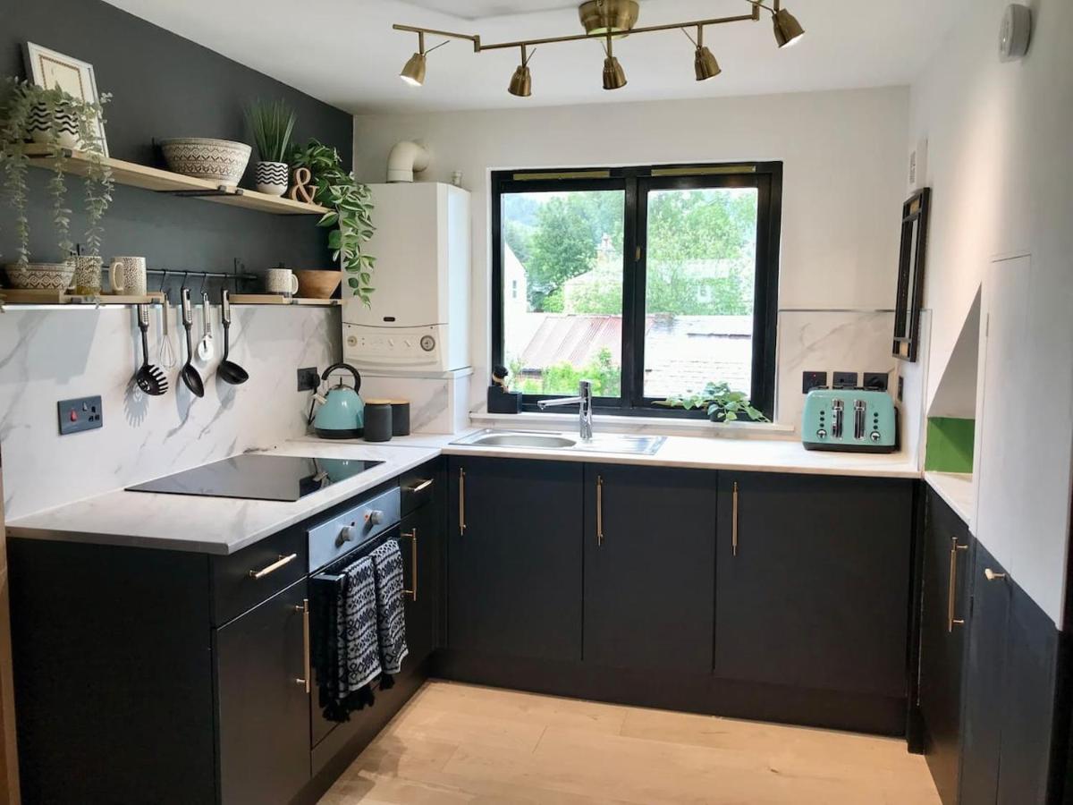 The Morningside Apartment Charming Stylish Apartment In The Centre Of Innerleithen Bagian luar foto