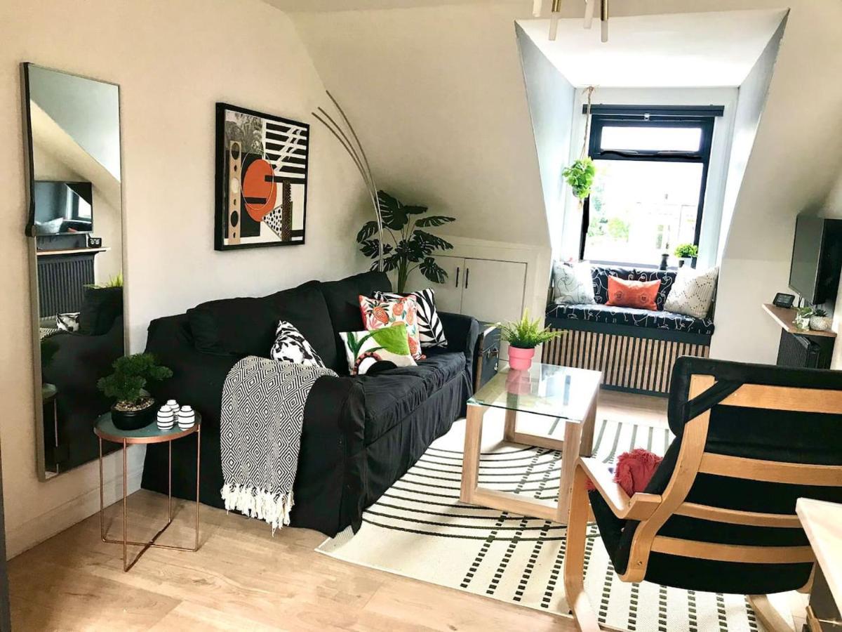 The Morningside Apartment Charming Stylish Apartment In The Centre Of Innerleithen Bagian luar foto