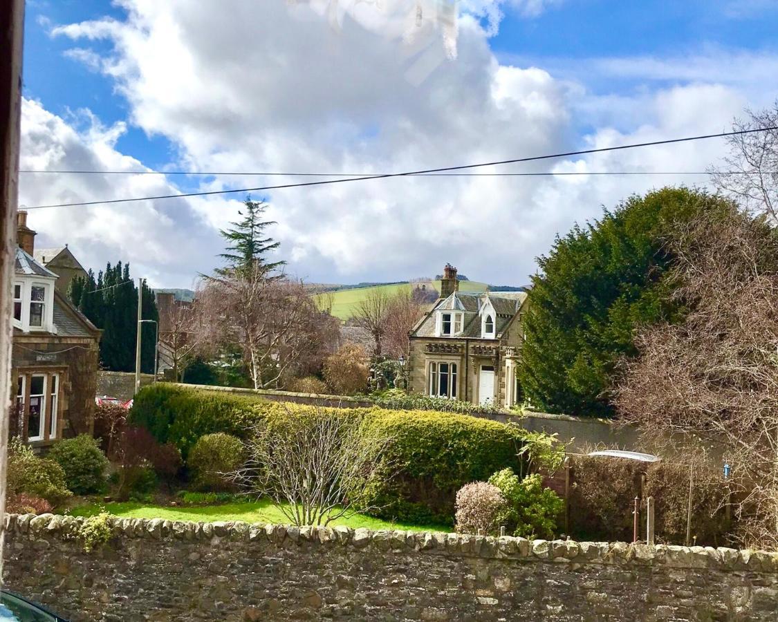 The Morningside Apartment Charming Stylish Apartment In The Centre Of Innerleithen Bagian luar foto