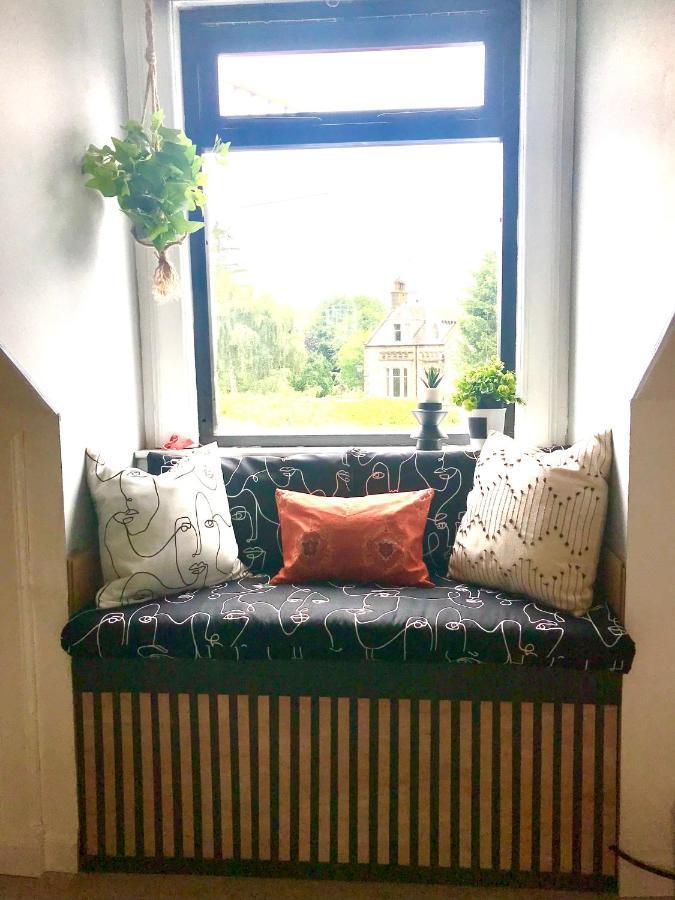 The Morningside Apartment Charming Stylish Apartment In The Centre Of Innerleithen Bagian luar foto
